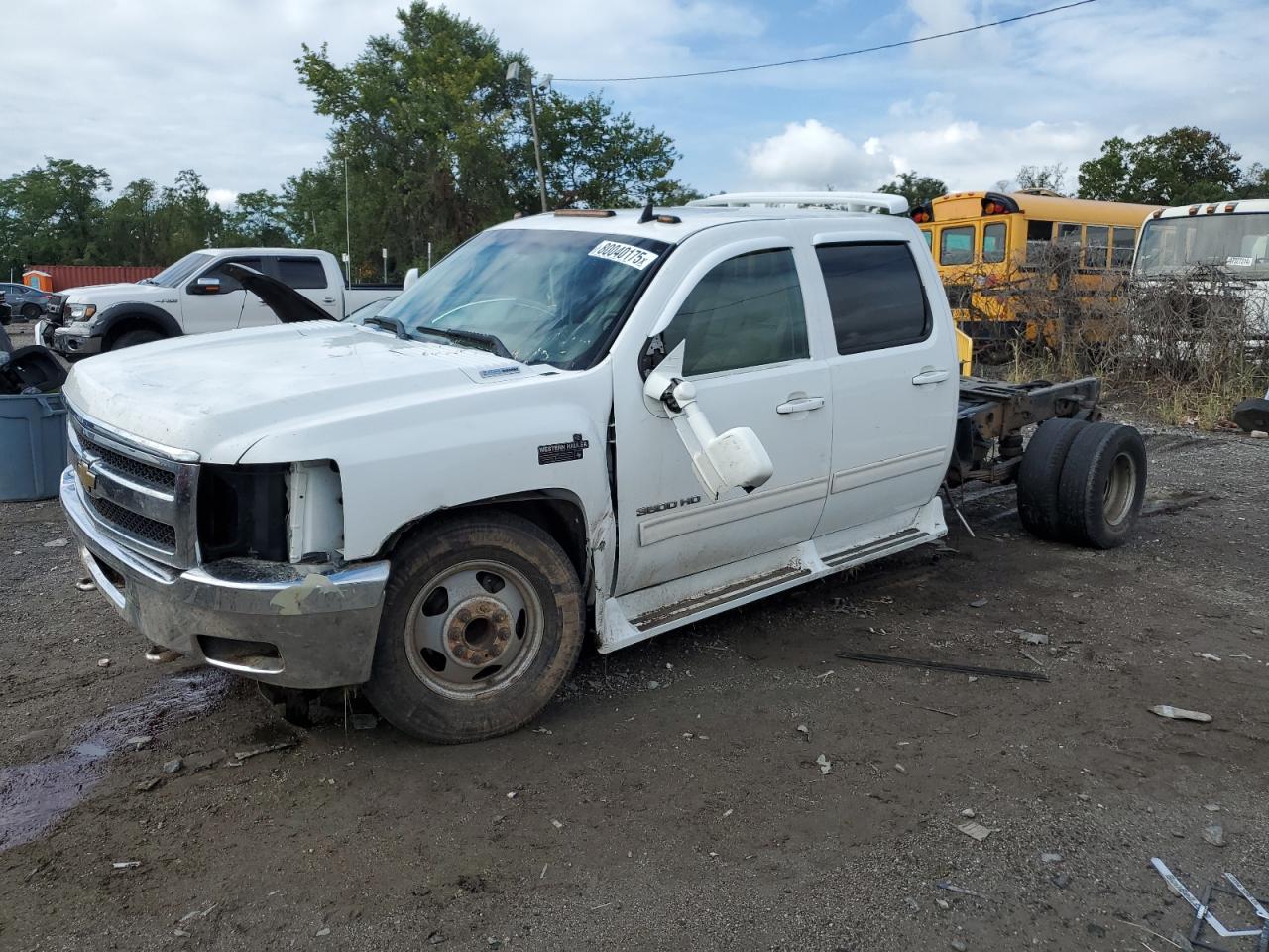 2010 Chevrolet Silverado 3500HD DRW LTZ, VIN 1GC7C1B68AF127882 — Rear end