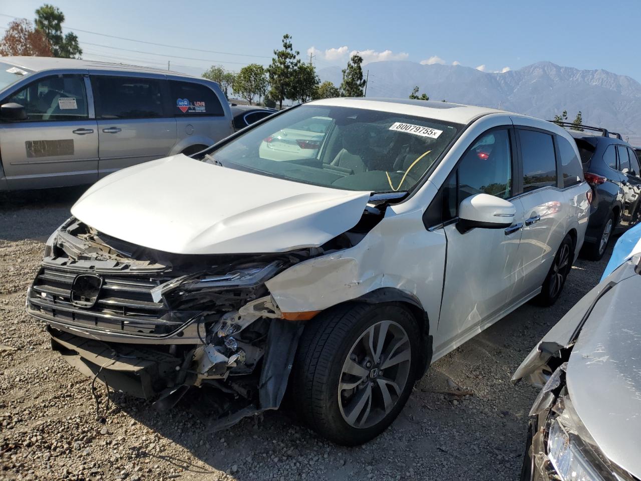 2022 Honda Odyssey Touring, VIN 5FNRL6H82NB056204 — Front end
