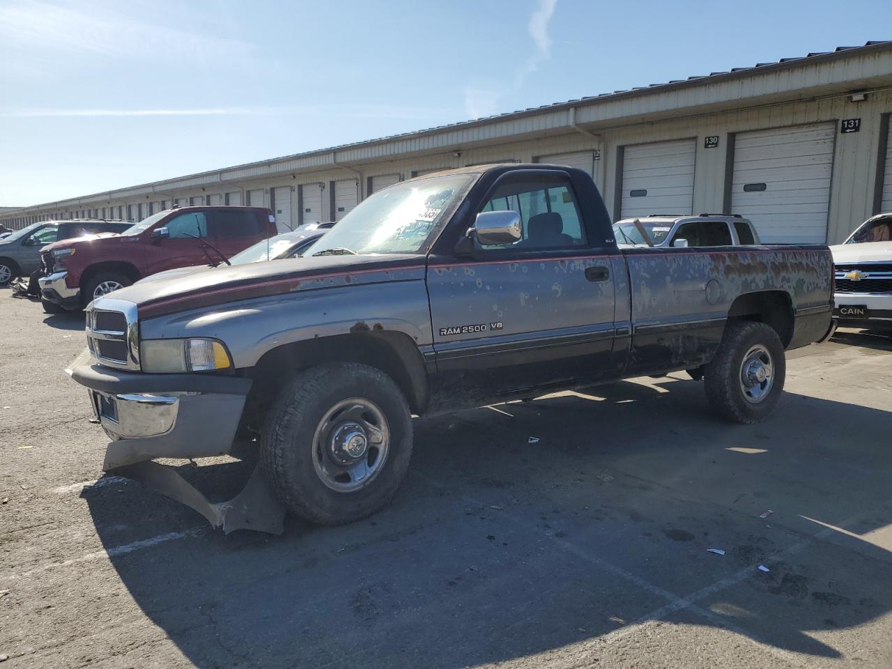 1994 Dodge 2500, VIN 1B7KC26Z1RS664214 — Front end