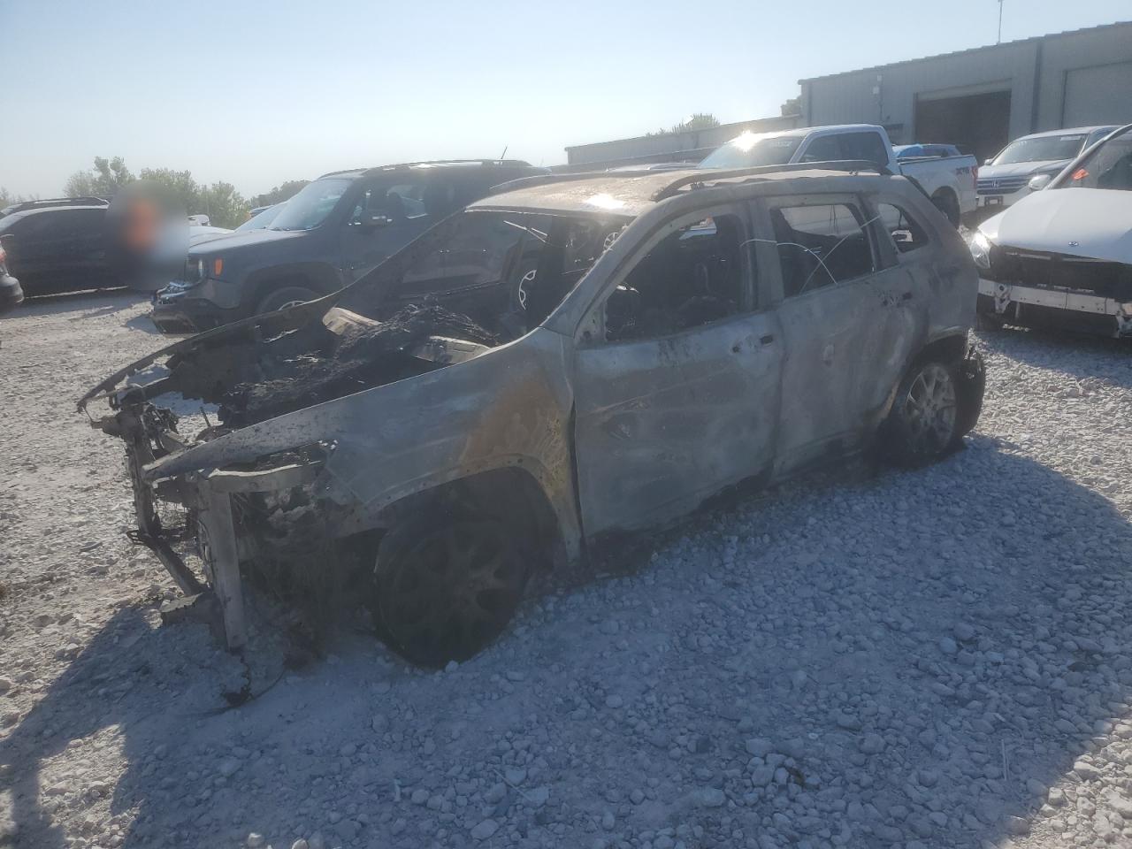 2015 Jeep Cherokee Latitude, VIN 1C4PJMCB1FW524005 — Interior fire