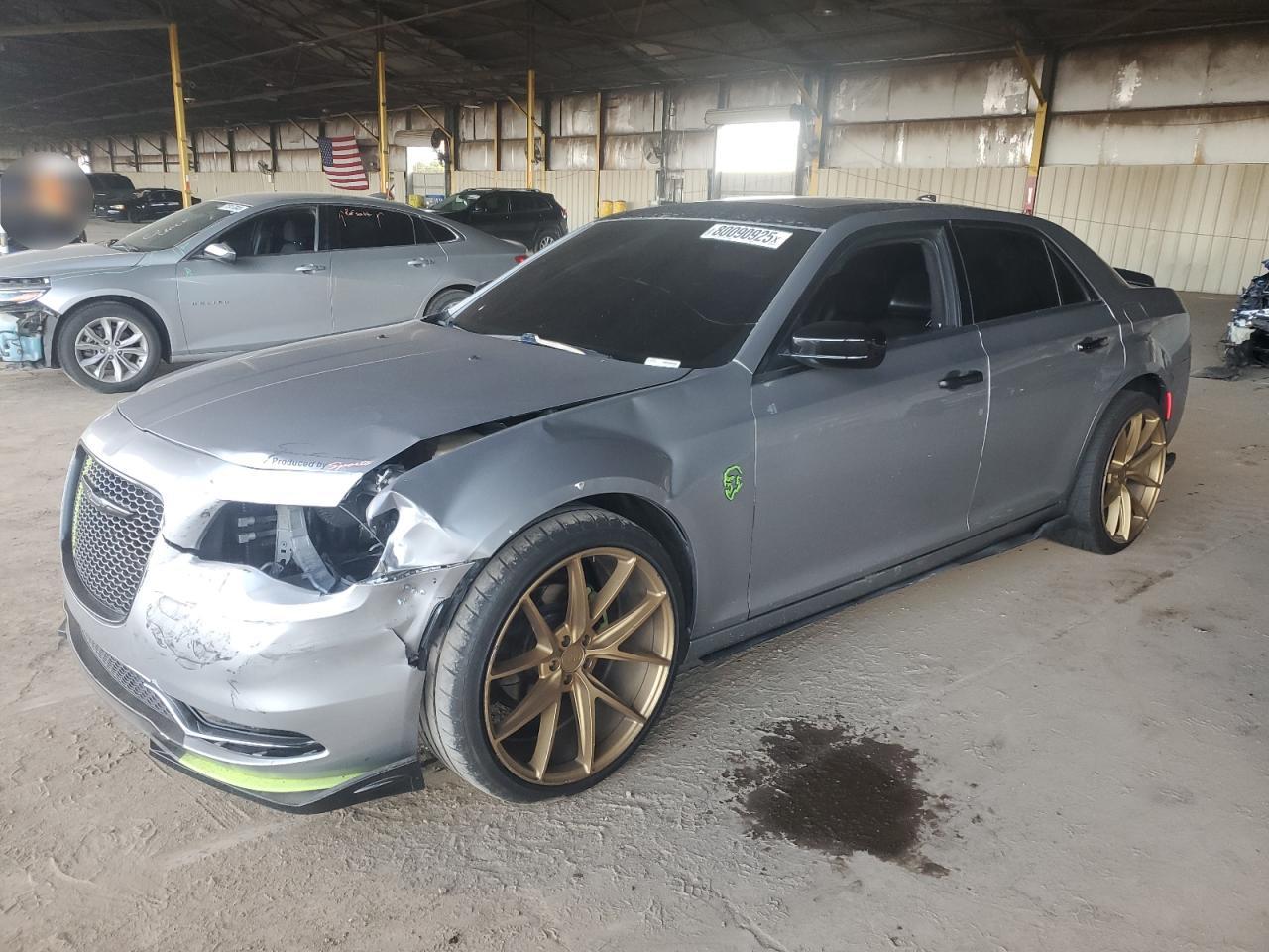 2016 Chrysler 300 Limited, VIN 2C3CCAAG5GH211923 — Front end