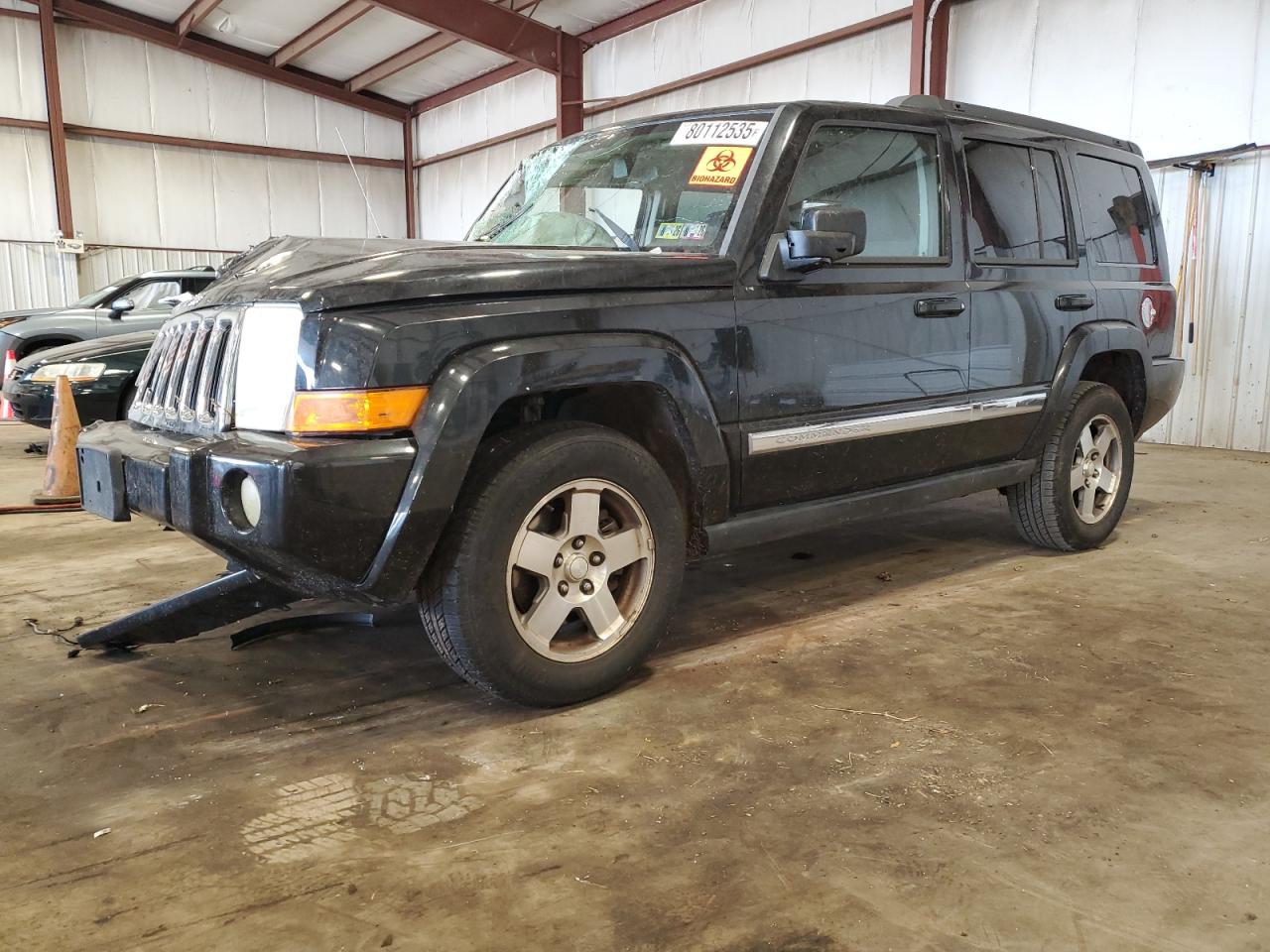 2010 Jeep Commander Sport, VIN 1J4RG4GK8AC113593 — Front end