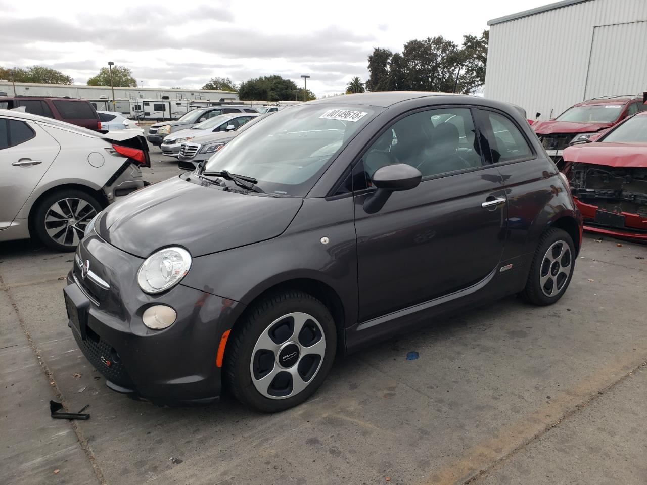 2015 FIAT 500e, VIN 3C3CFFGE8FT685445 — Minor dents and scratches