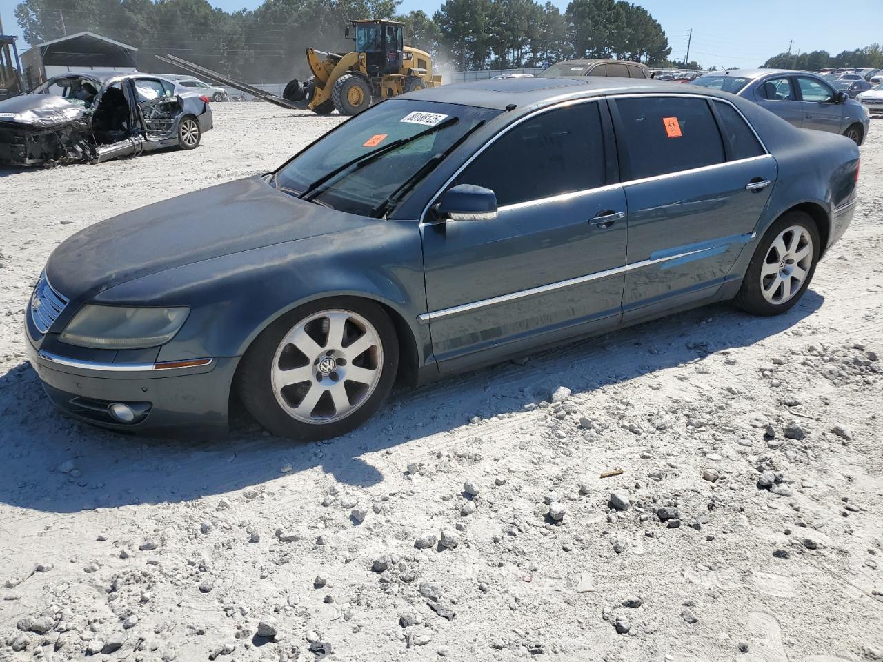 2004 Volkswagen Phaeton V8, VIN WVWAF63DX48007033 — Front end