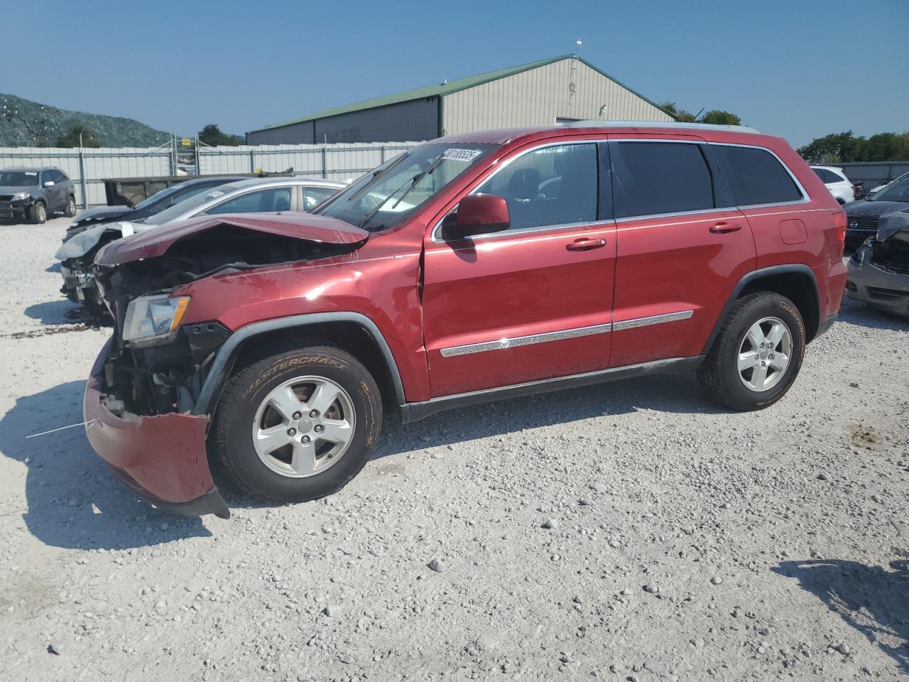 2011 Jeep Grand Cherokee Laredo, VIN 1J4RR4GG6BC589476 — Front end