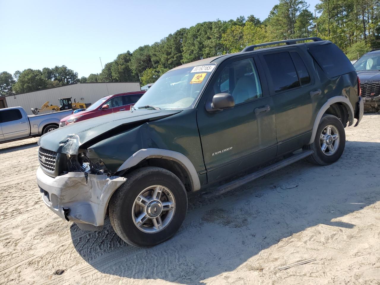 2002 Ford Explorer, VIN 1FMDU72E82UB08915 — Front end