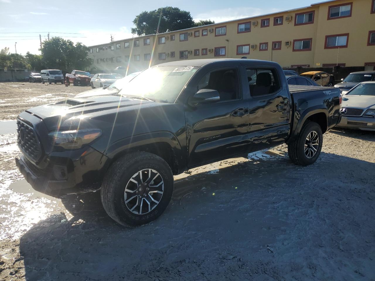 2021 Toyota Tacoma SR5, VIN 3TMAZ5CN5MM148579 — Side