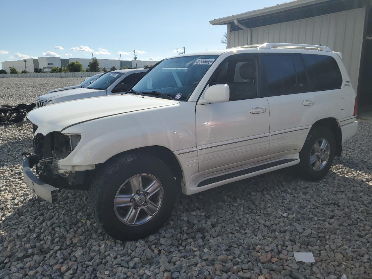2007 Lexus LX 470, VIN JTJHT00W574028858 — Front end