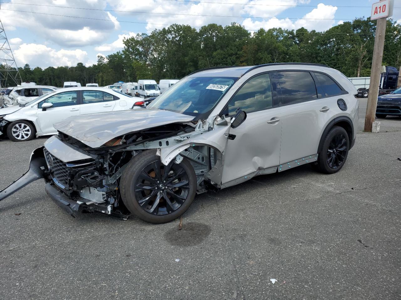 2025 Mazda CX-90 Premium Sport, VIN JM3KKCHD3S1227988 — Перед