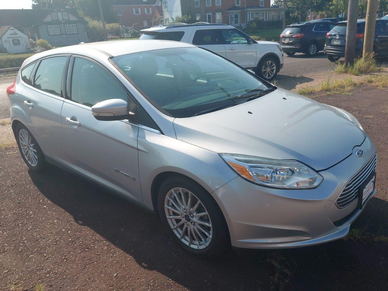 2014 Ford Focus Electric, VIN 1FADP3R43EL342090 — Normal wear