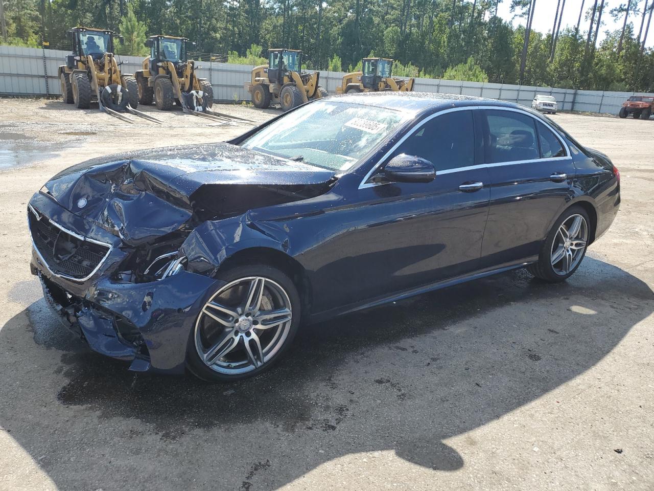2017 Mercedes-Benz E 300 Luxury, VIN WDDZF4JBXHA115441 — Front end
