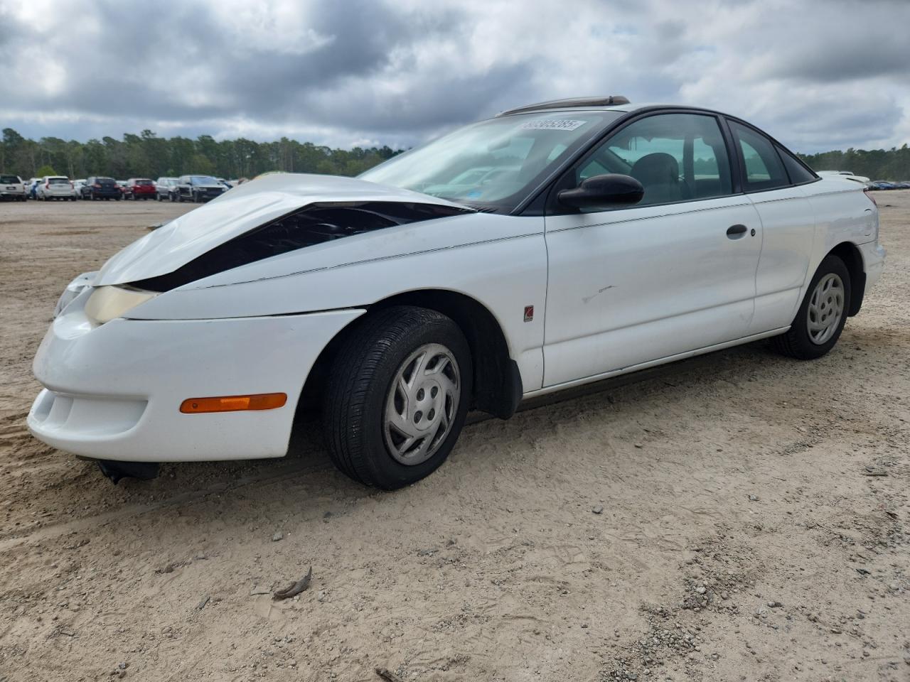 2000 Saturn SC, VIN 1G8ZP1283YZ160659 — Front end