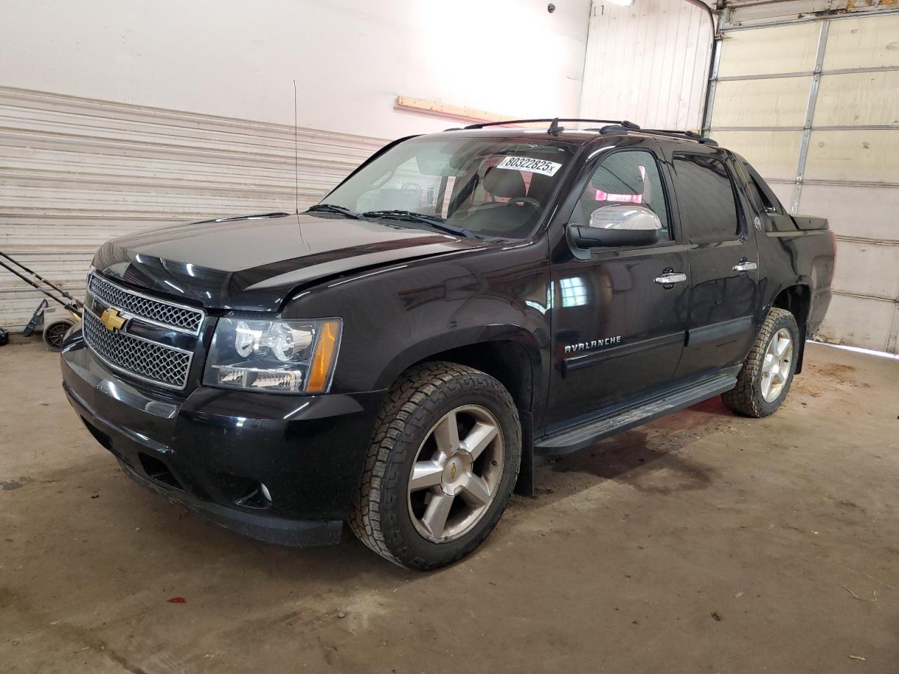 2013 Chevrolet Avalanche LT, VIN 3GNTKFE70DG150568 — Front end