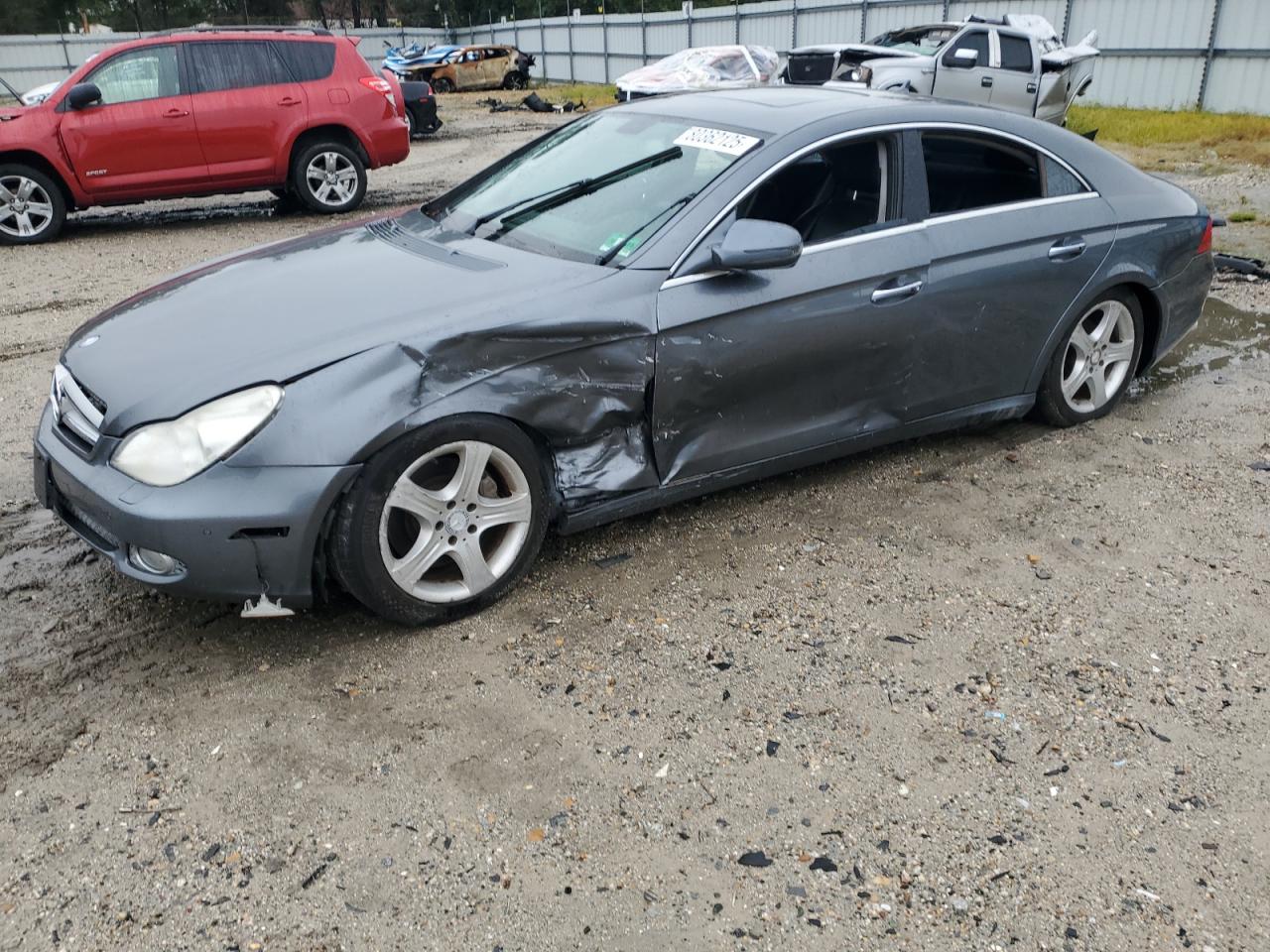 2010 Mercedes-Benz CLS 550, VIN WDDDJ7CBXAA165186 — Front end