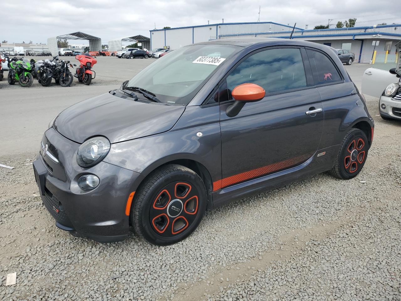 2015 FIAT 500e, VIN 3C3CFFGE5FT527306 — Minor dents and scratches