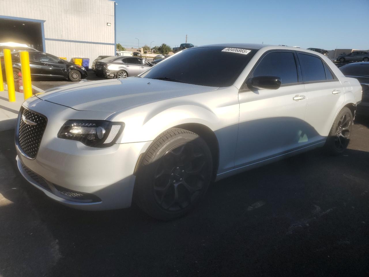 2019 Chrysler 300 Touring, VIN 2C3CCAAG6KH609926 — Зад