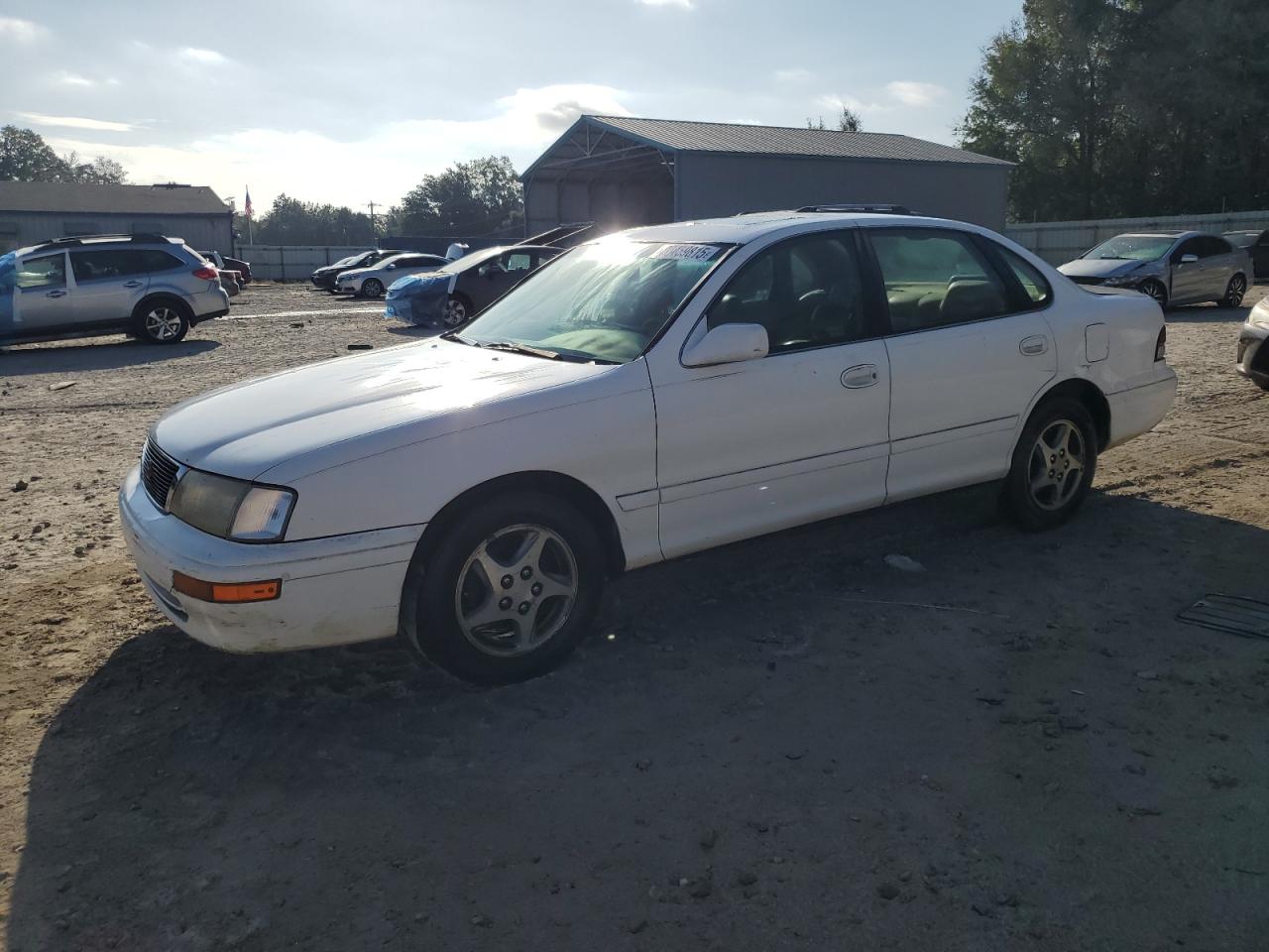 1997 Toyota Avalon XL, VIN 4T1BF12B1VU150240 — Rear end