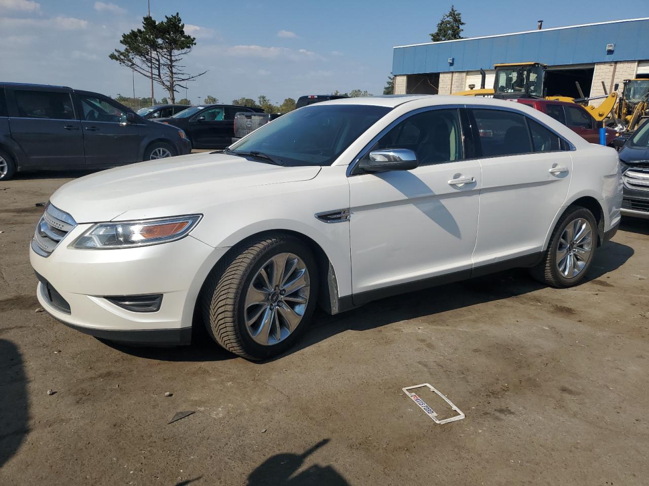2010 Ford Taurus Limited, VIN 1FAHP2FW2AG106597 — Front end