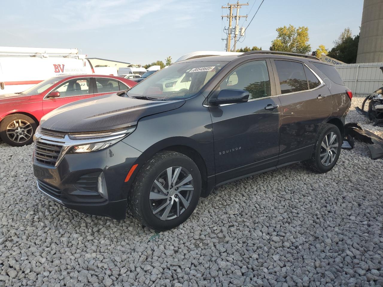 2022 Chevrolet Equinox LT, VIN 3GNAXUEV7NS246627 — Rear end