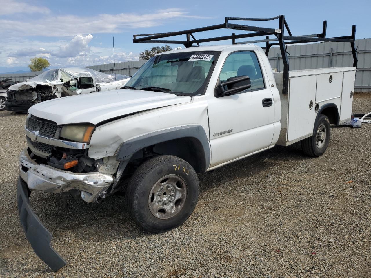 2003 Chevrolet Silverado 2500, VIN 1GBHC24U33E237788 — Front end
