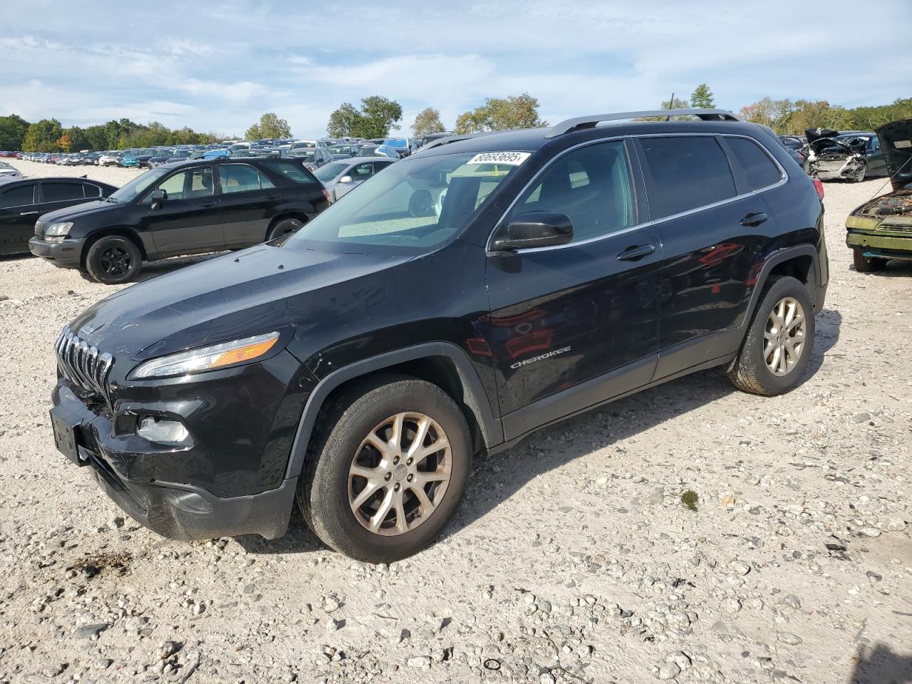 2015 Jeep Cherokee Latitude, VIN 1C4PJMCB4FW666476 — Фото с аукциона