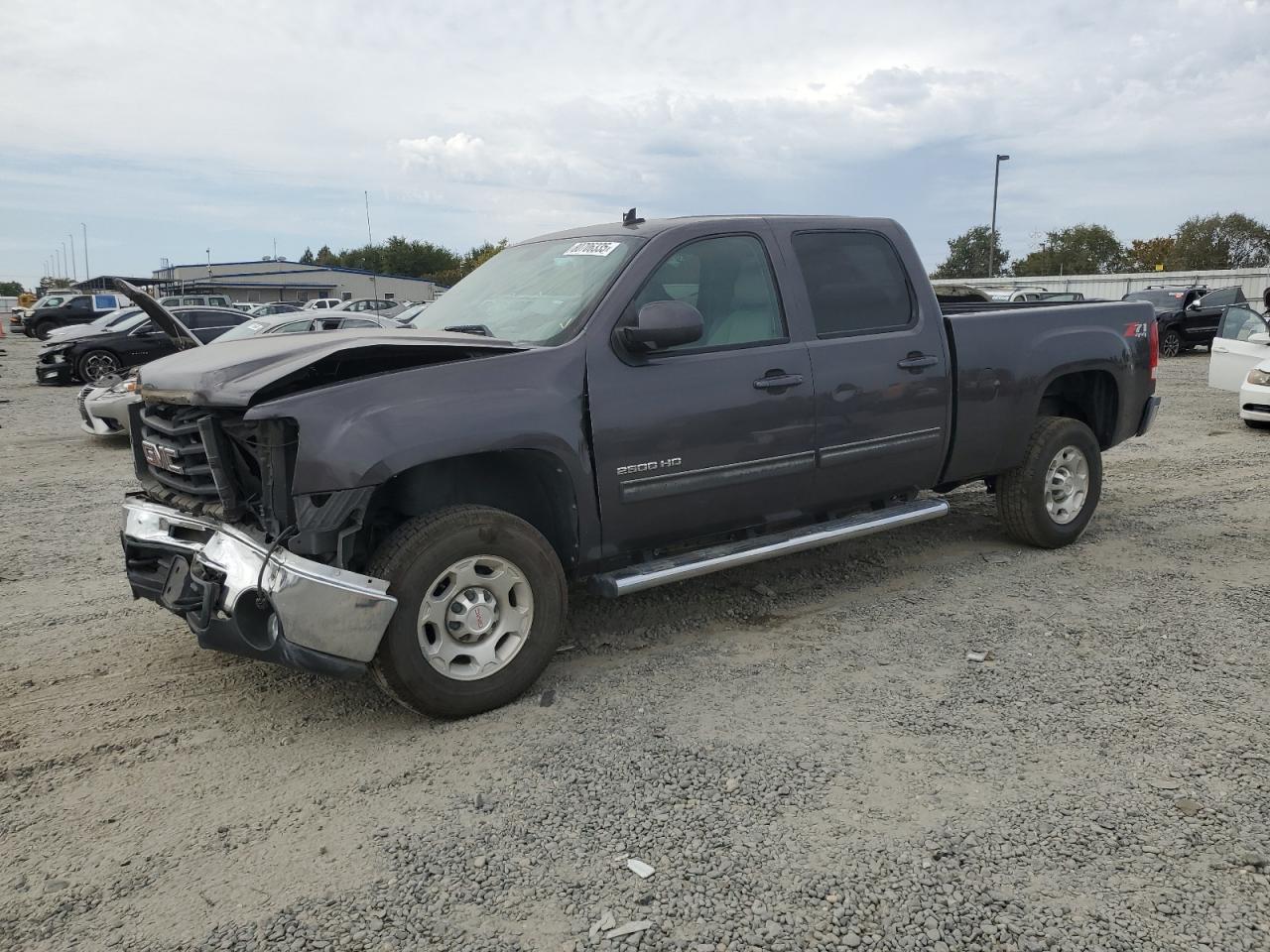2010 GMC Sierra 2500HD SLT, VIN 1GT4K1BG2AF107125 — Front end