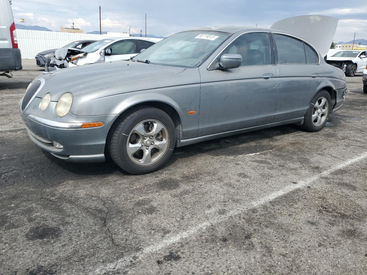 2002 Jaguar S-Type, VIN SAJDA01N52FM31105 — Зад