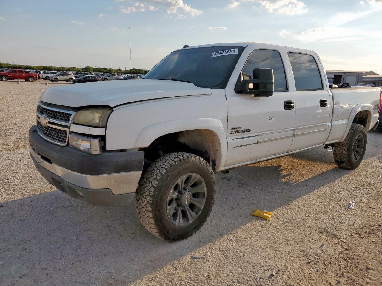 2005 Chevrolet Silverado 2500HD LT, VIN 1GCHK23275F936725 — Missing or altered VIN