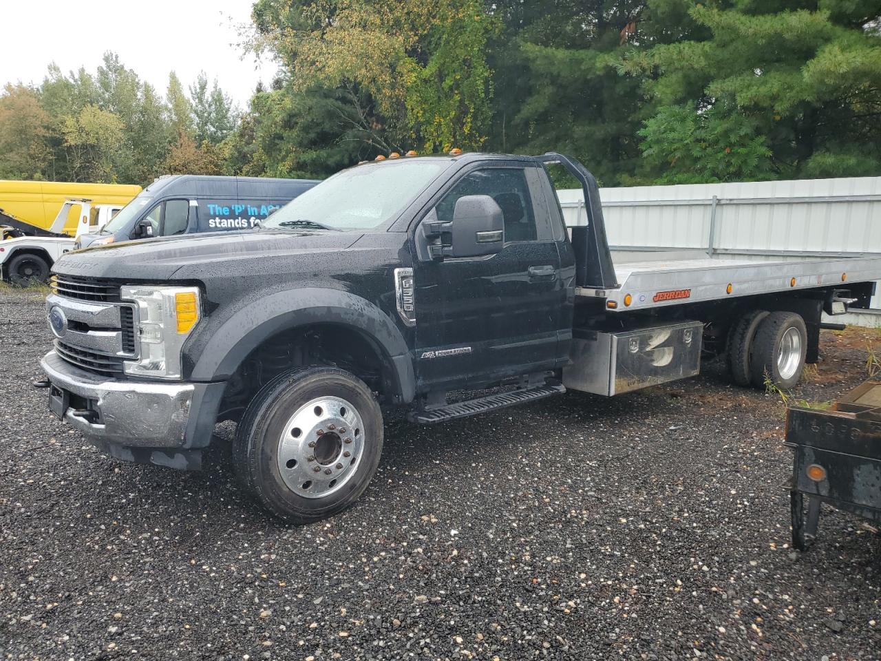 2017 Ford F-550 XL, VIN 1FDUF5GT1HDA02305 — Vandalism