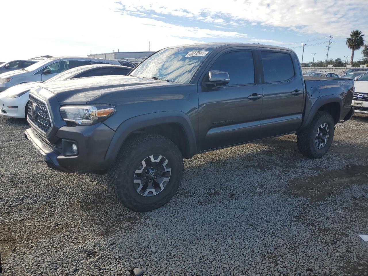 2019 Toyota Tacoma SR, VIN 3TMCZ5AN1KM277847 — Front end