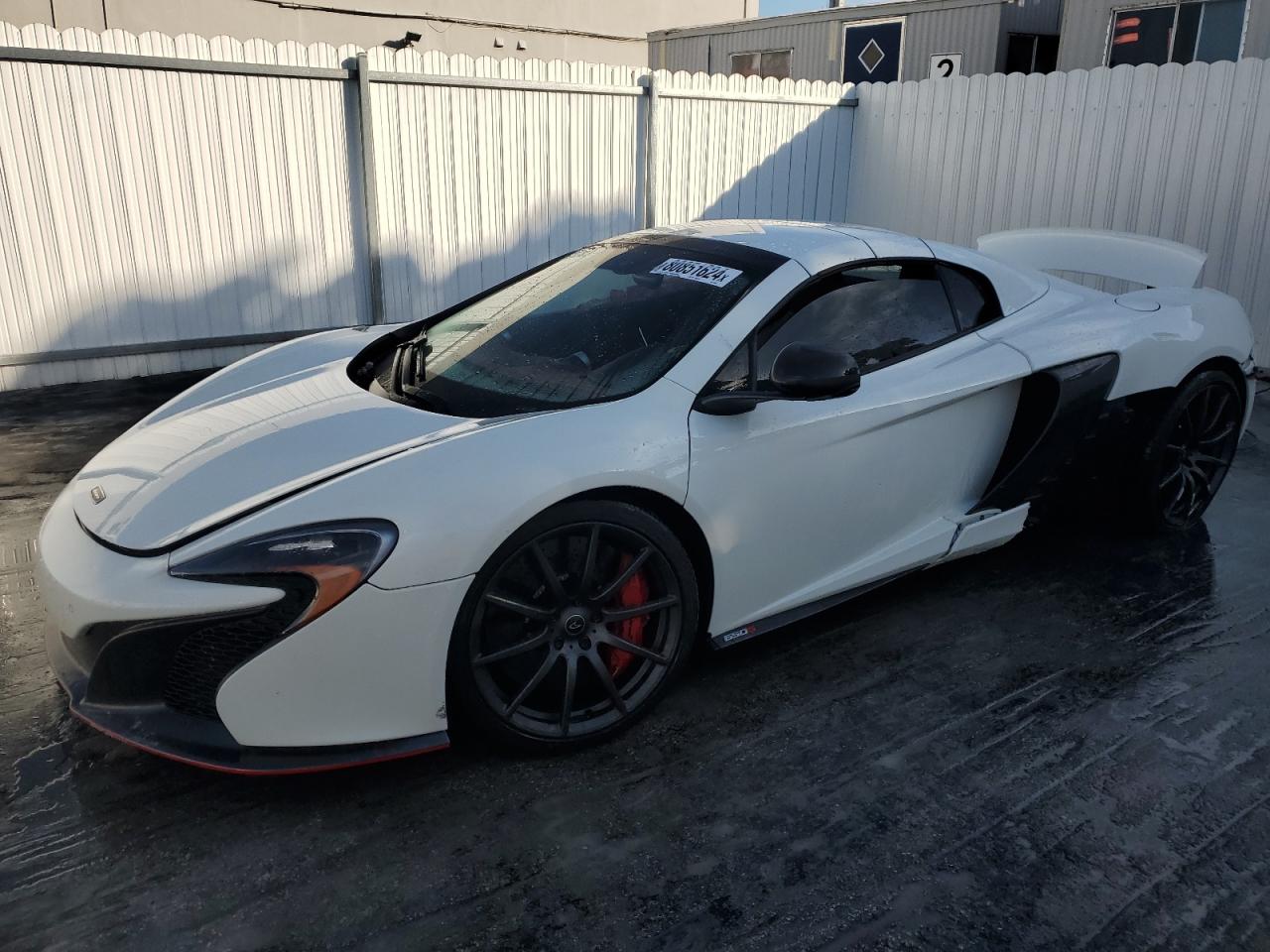 2016 McLaren 650S, VIN SBM11FAA4GW005681 — Side
