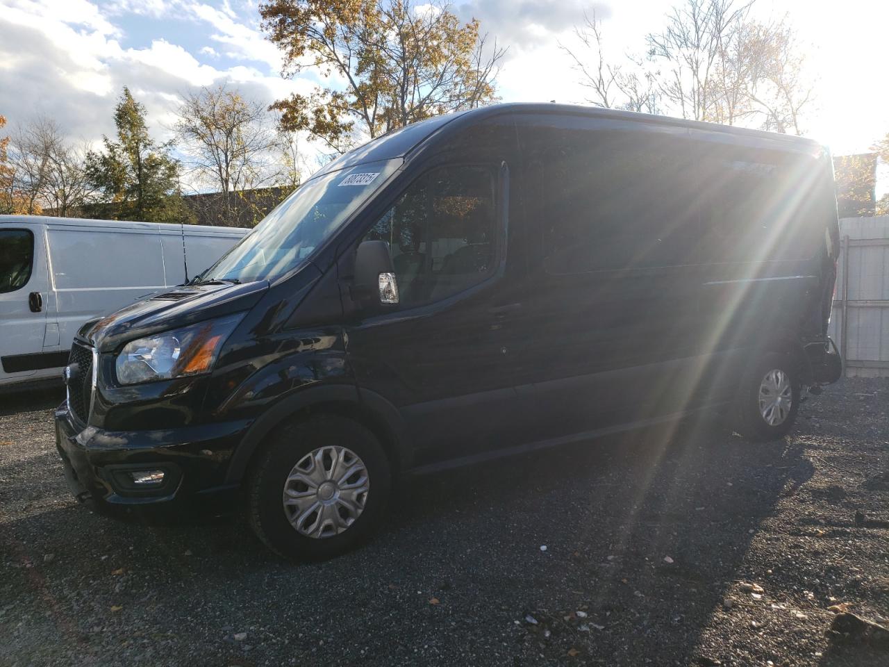 2025 Ford Transit Passenger XLT, VIN 1FBAX2C82SKA56899 — Зад
