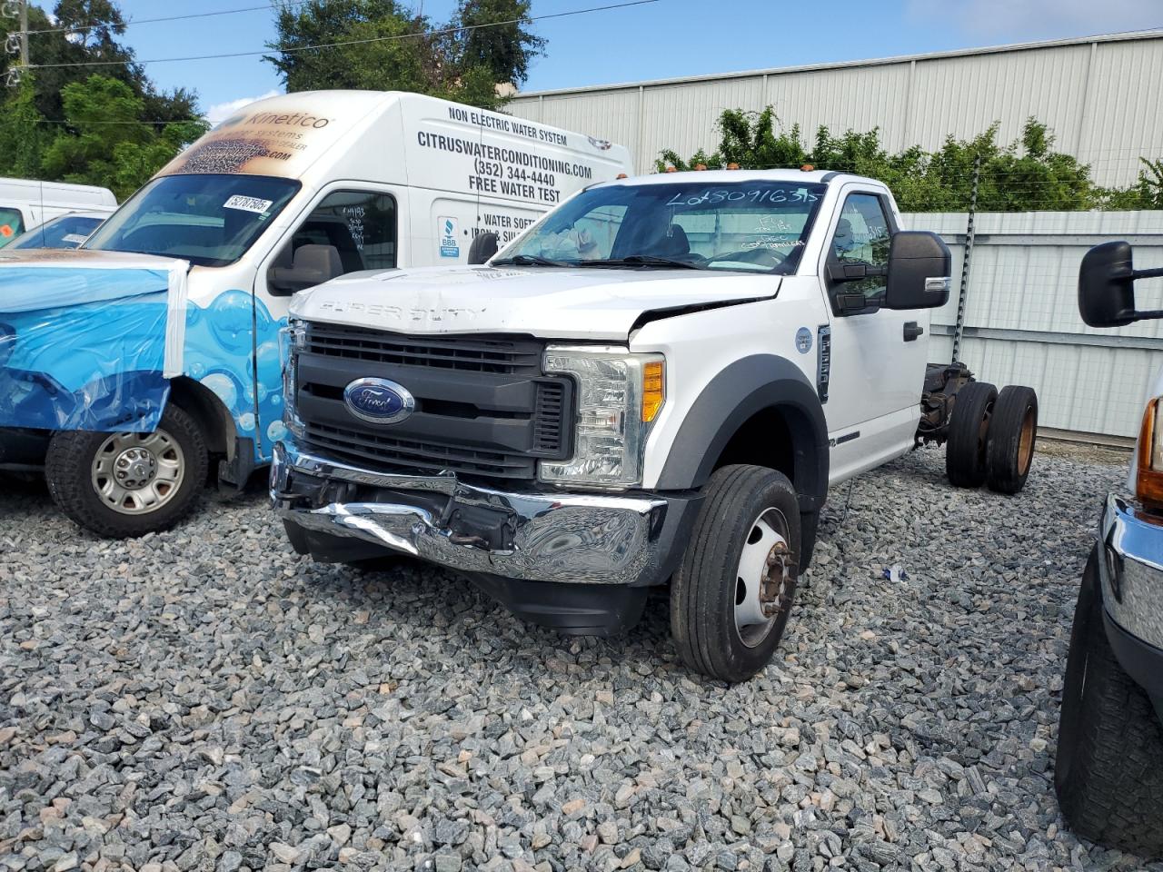 2017 Ford F-550 XL, VIN 1FDUF5HT1HEC79836 — Front end