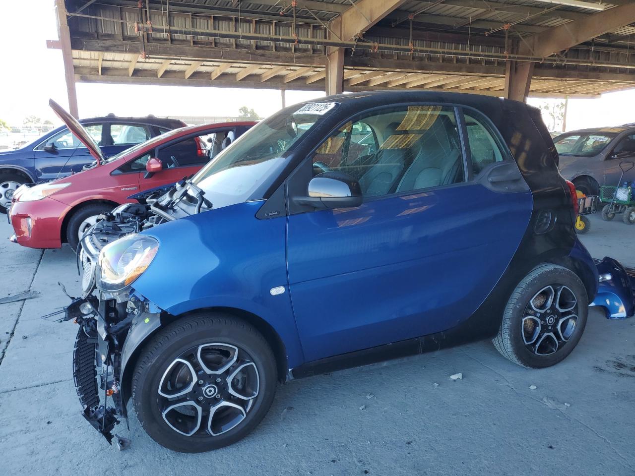 2018 Smart fortwo Pure, VIN WMEFJ9BA9JK325027 — Front end