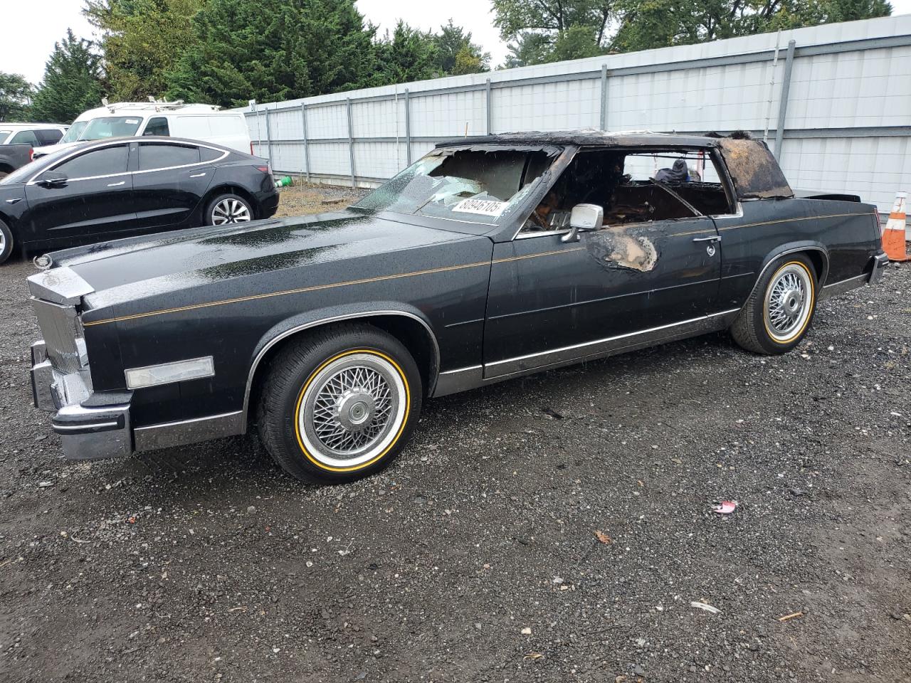 1985 Cadillac Eldorado, VIN 1G6EL5784FE648865 — Пожар в салоне