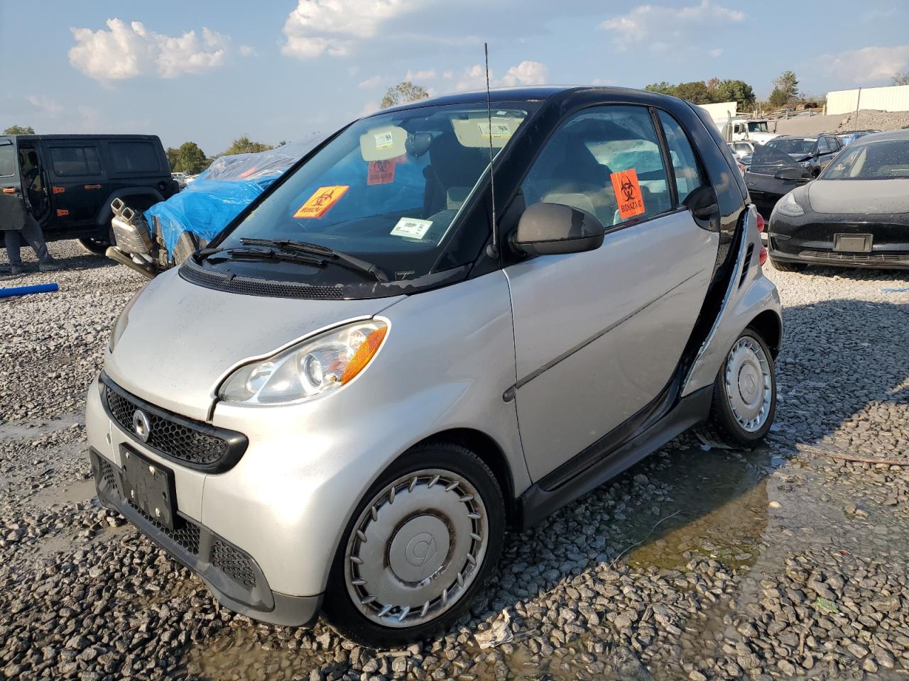 2015 Smart fortwo Passion, VIN WMEEJ3BA4FK819361 — Side