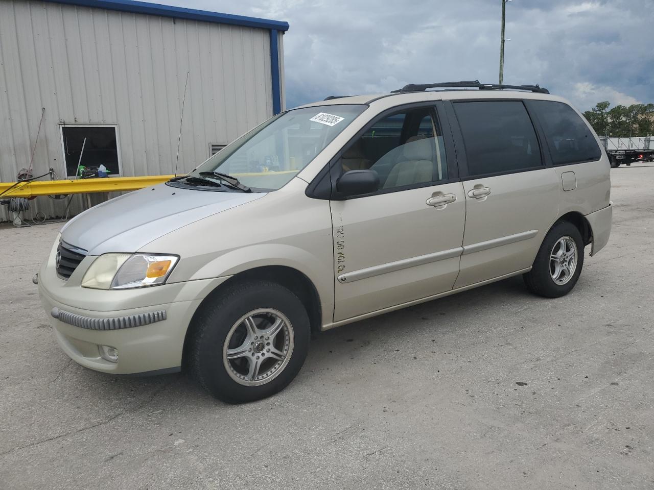 2000 Mazda MPV DX, VIN JM3LW28G9Y0134971 — Rear end