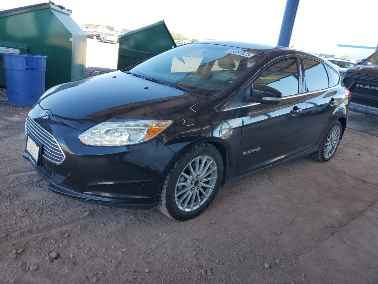 2015 Ford Focus Electric, VIN 1FADP3R42FL220998 — Minor dents and scratches
