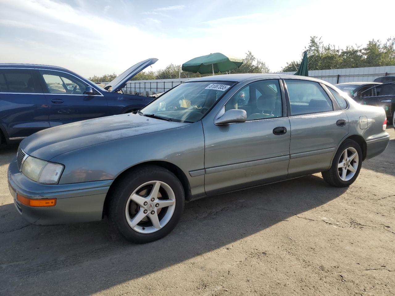 1997 Toyota Avalon XL, VIN 4T1BF12B4VU185824 — Rear end