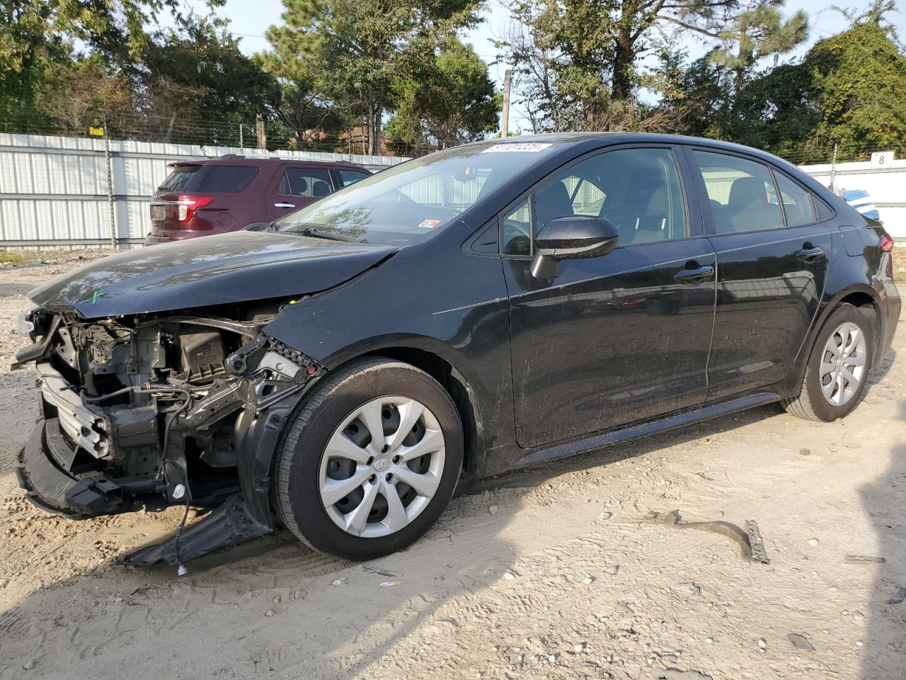 2021 Toyota Corolla LE, VIN JTDEPMAE3MJ186152 — Front end
