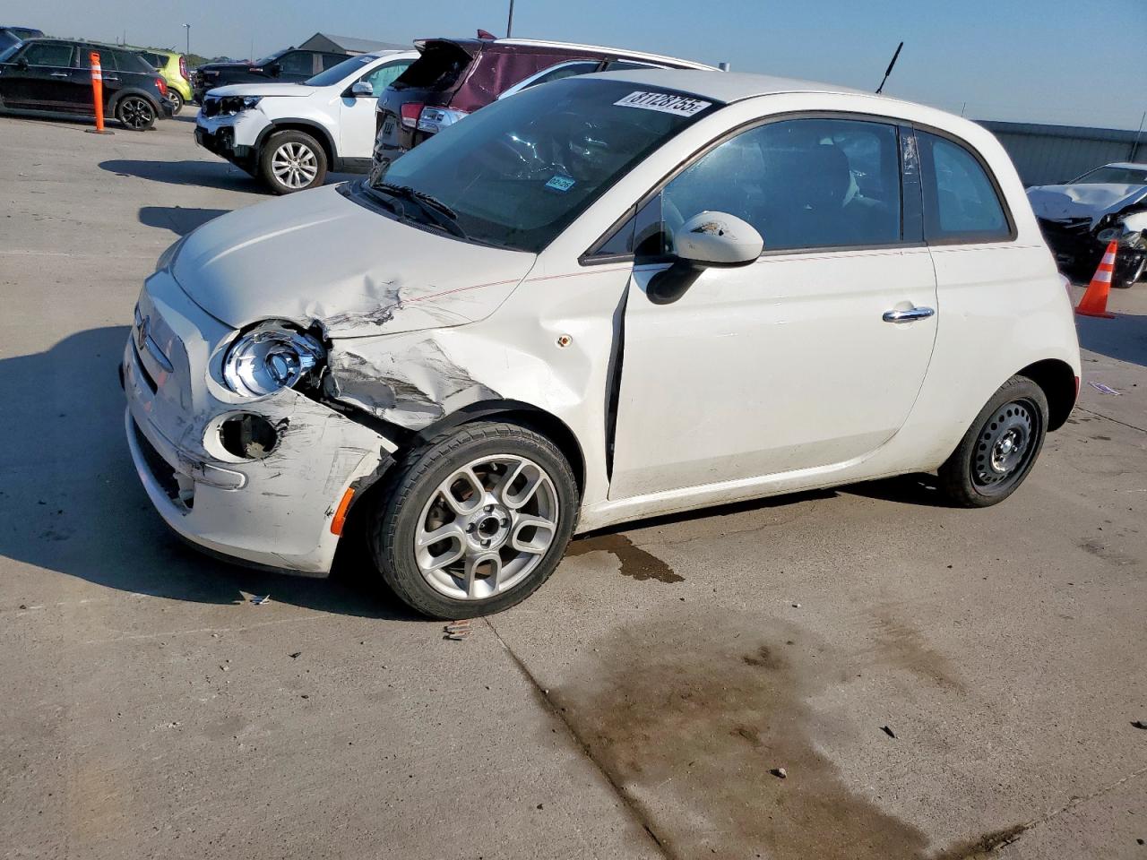 2015 FIAT 500 Pop, VIN 3C3CFFAR2FT636530 — Front end