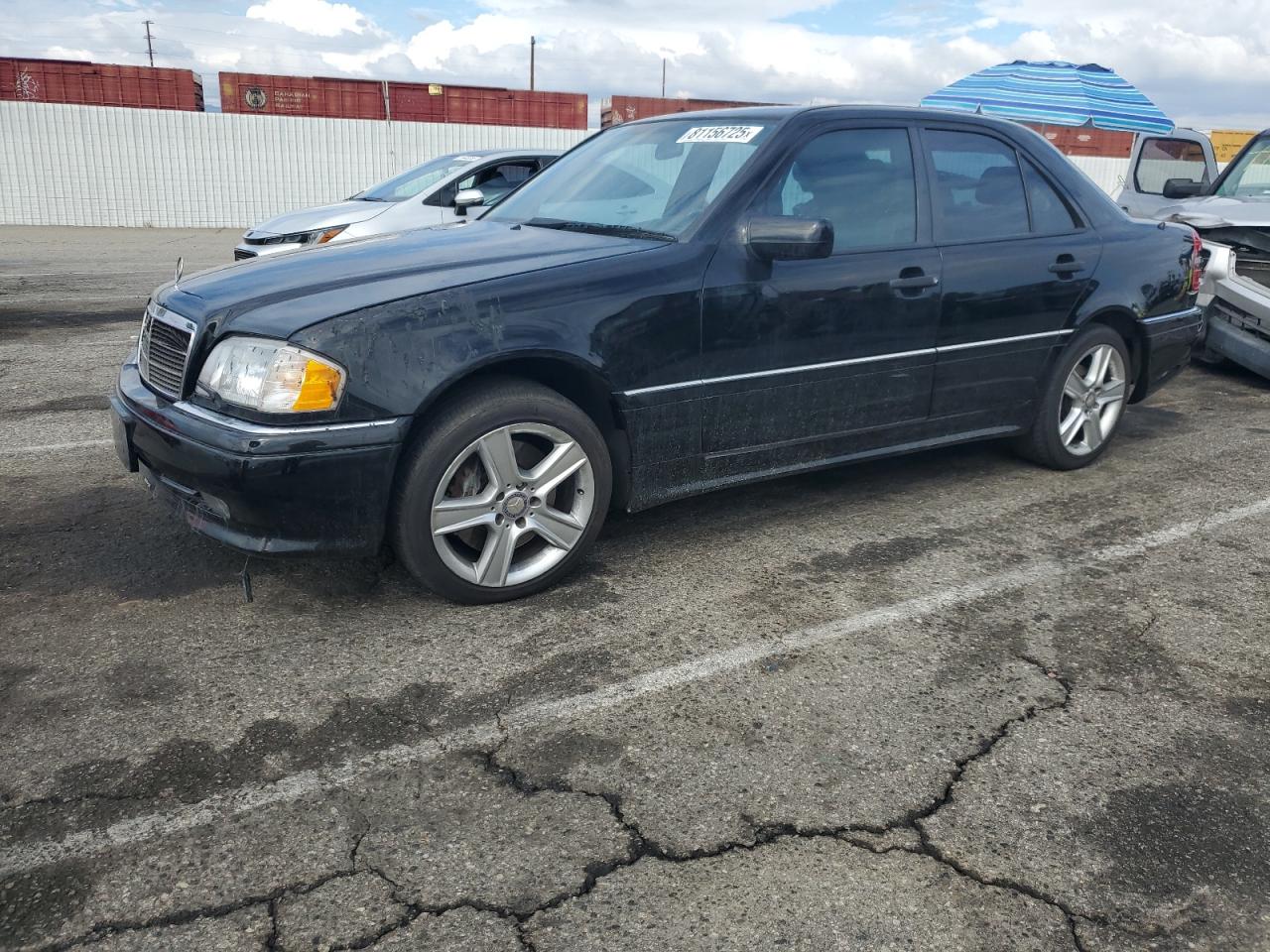 1995 Mercedes-Benz C 3.6L, VIN WDBHM36E0SF239171 — Engine fire