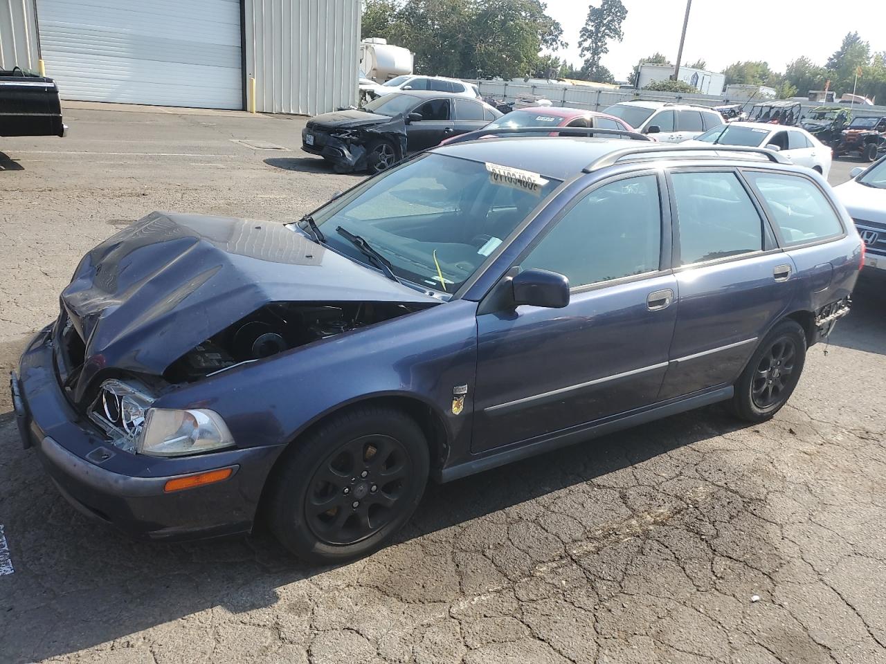 2002 Volvo V40, VIN YV1VW29562F822973 — Днище