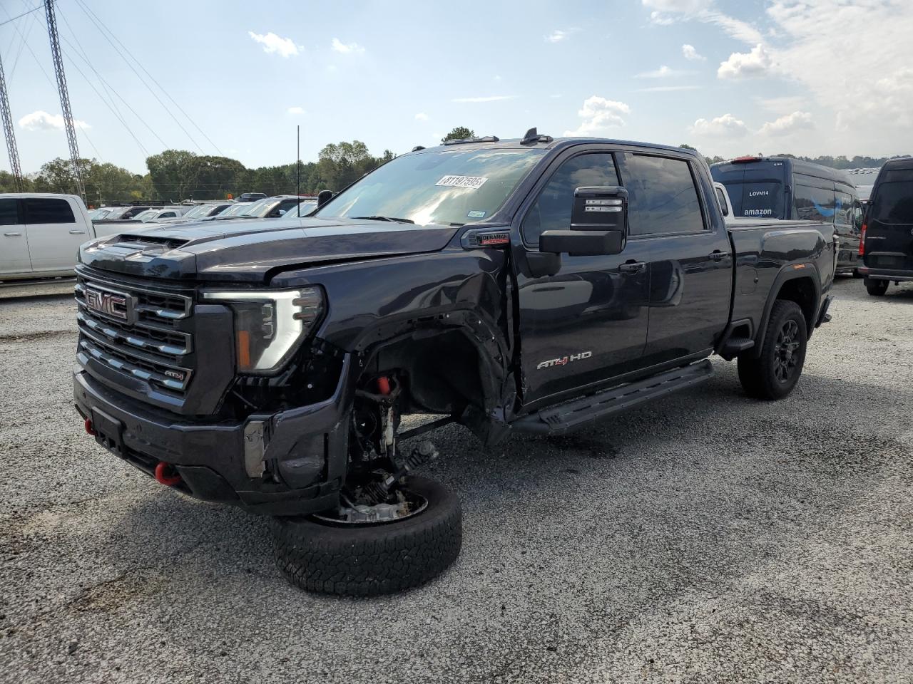 2024 GMC Sierra 2500HD AT4, VIN 1GT49PEY9RF331300 — Front end
