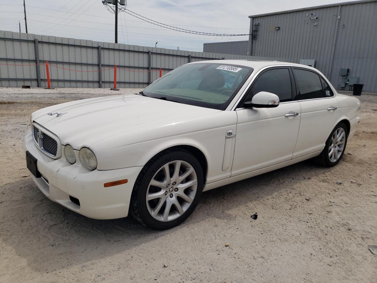 2009 Jaguar XJ Series XJ8, VIN SAJWA71BX9SH30200 — Mechanical
