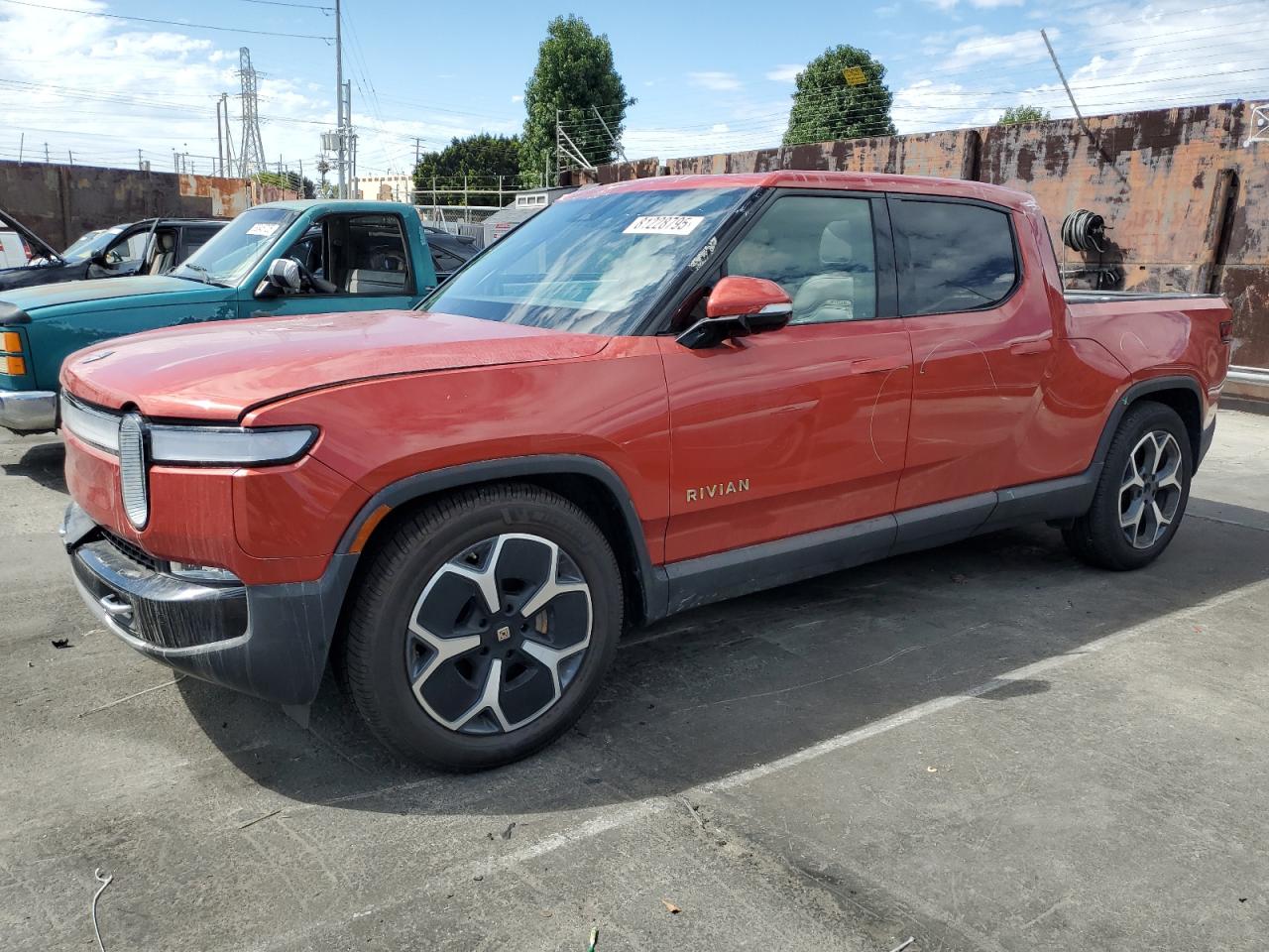 2022 Rivian R1T Adventure, VIN 7FCTGAAA4NN008371 — Roof