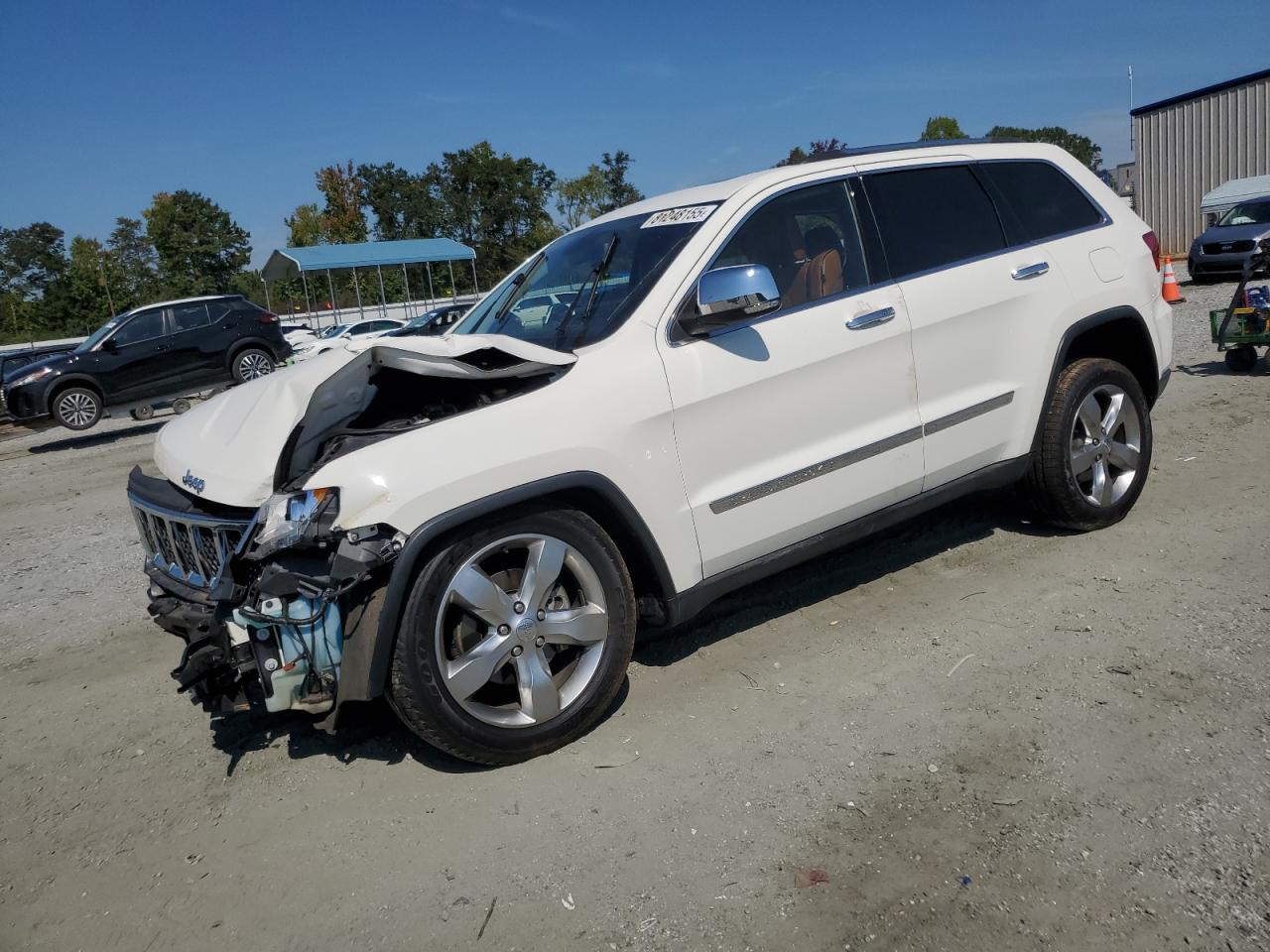 2011 Jeep Grand Cherokee Overland, VIN 1J4RR6GG4BC655132 — Front end