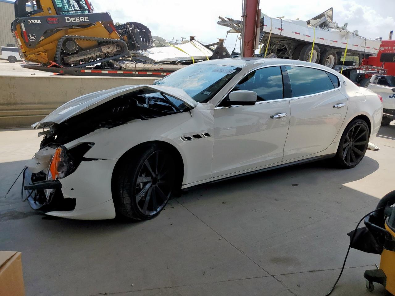 2014 Maserati Quattroporte GTS, VIN ZAM56PPA5E1078363 — Front end