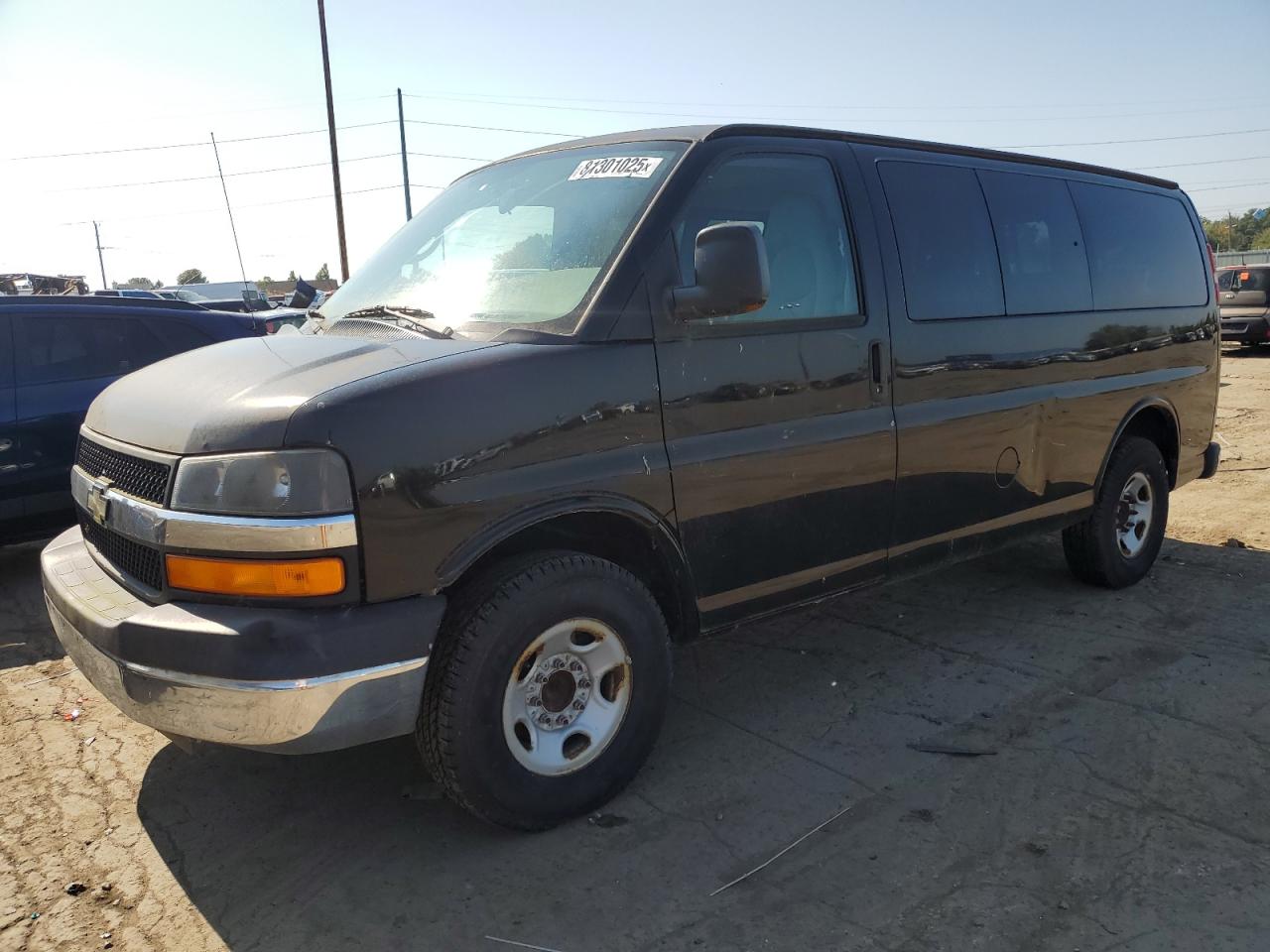 2008 Chevrolet Express Passenger, VIN 1GAHG35K481162836 — Minor dents and scratches