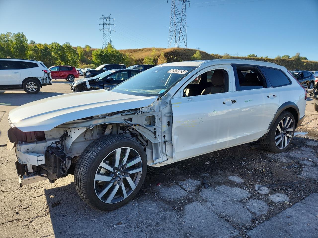2022 Volvo V90, VIN YV4062NLXN1145073 — Перед